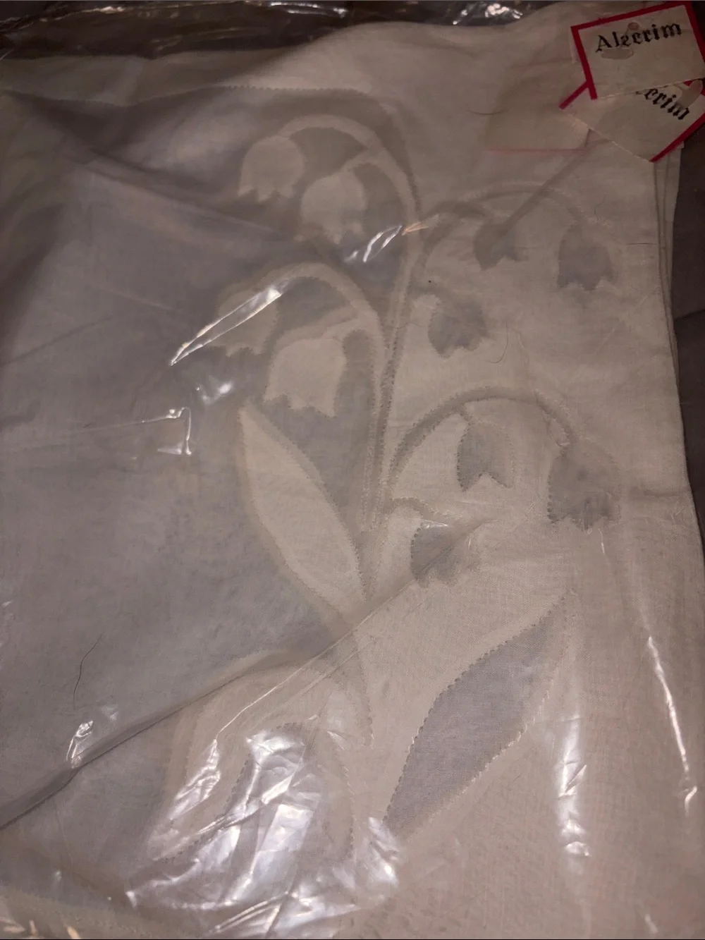 NWT Teresa Alecrim Portugal Floral Embroidered Scalloped Placemats - Set of 4